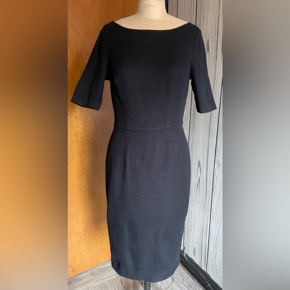 Classic elegant Boden Black fitted lined dress in size 6